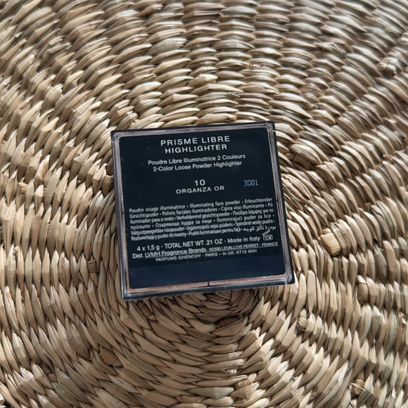 Givenchy PRISME Libre Highlighter 
2 Color Loose Powder Highlighter - Picture 8 of 11